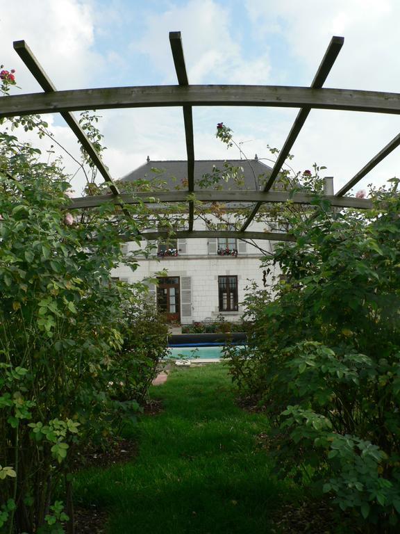 Entre Cour Et Jardin Chalons en Champagne Bagian luar foto
