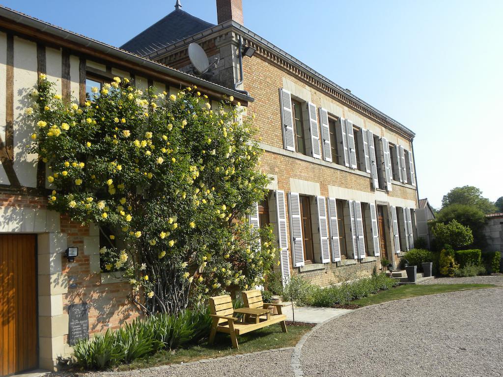 Entre Cour Et Jardin Chalons en Champagne Bagian luar foto